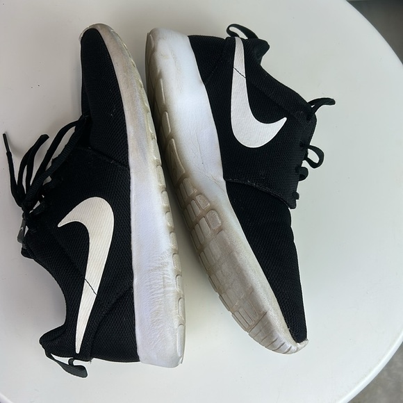 Nike Rosche Run Athletic Shoes Size 10 - Picture 9 of 9